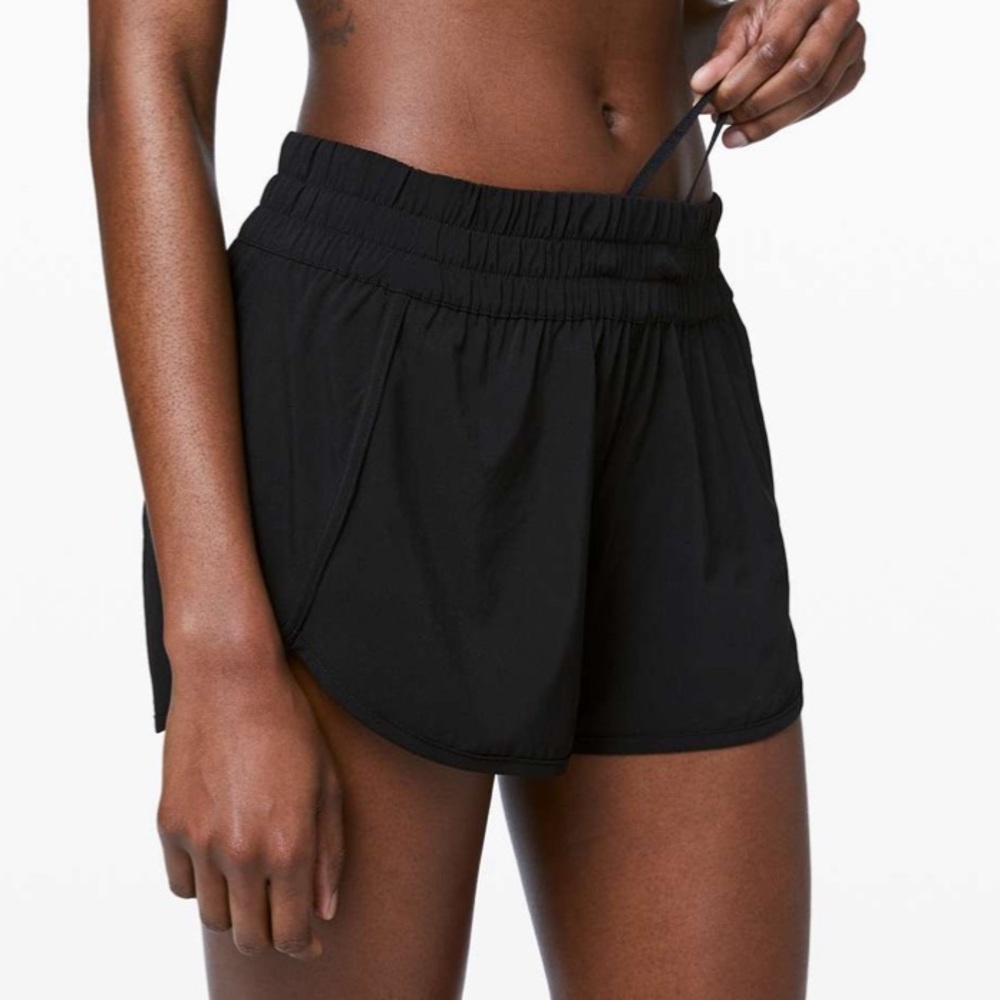 Lululemon Tracker Short V *4"
Black